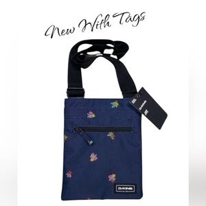 •NWT Dakine Jive Handbag Crossbody Black Adjustable Strap Zipper Pocket